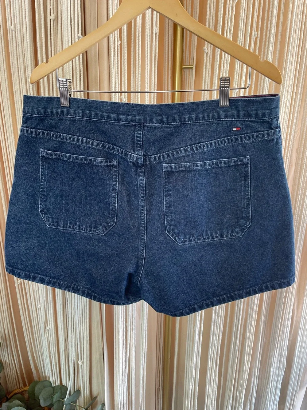vintage Tommy Hilfiger jean shorts front patch pockets flag logo patch denim